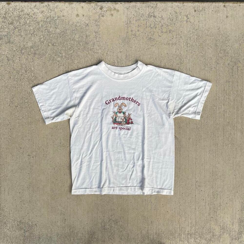 Grandmothers Are Special Bunny Family Farm Embodied Cream/White T-Shirt